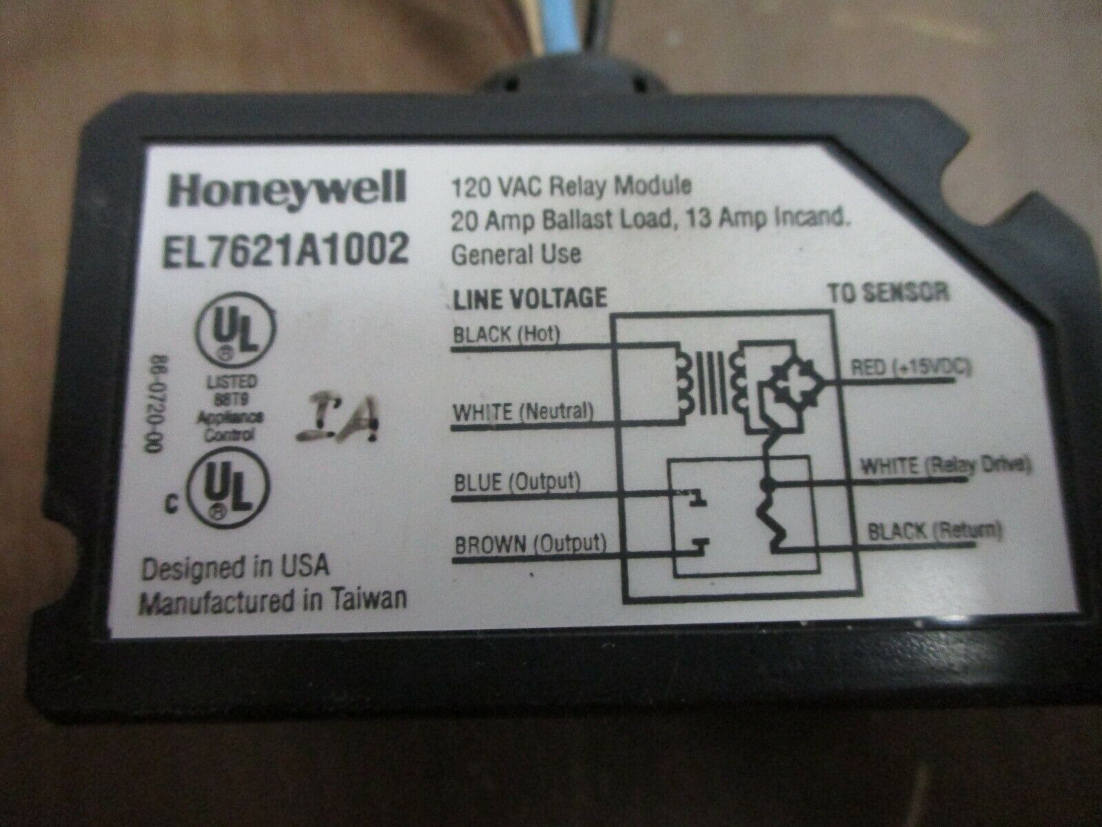 Honeywell Relay Module EL7621A1002 120VAC 20A Ballast 13A Incand. Used