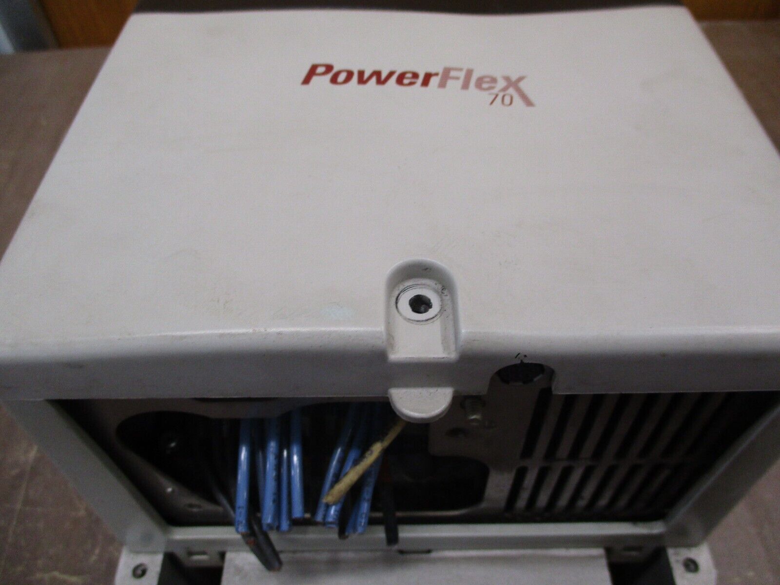 Allen-Bradley PowerFlex 70 AC Drive 20AD011A0AYYANNN 7.5HP 3Ph w/ Keypad Used