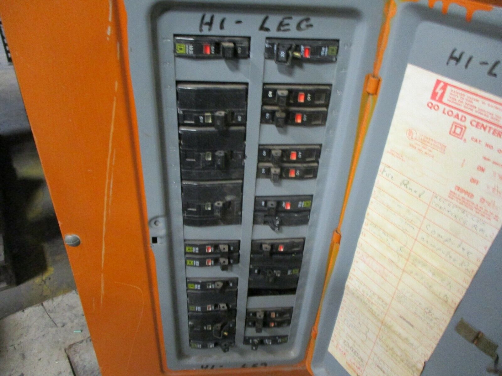 Square D Main Lug Breaker Panel 120/240V *Door Does Not Stay Shut* Used