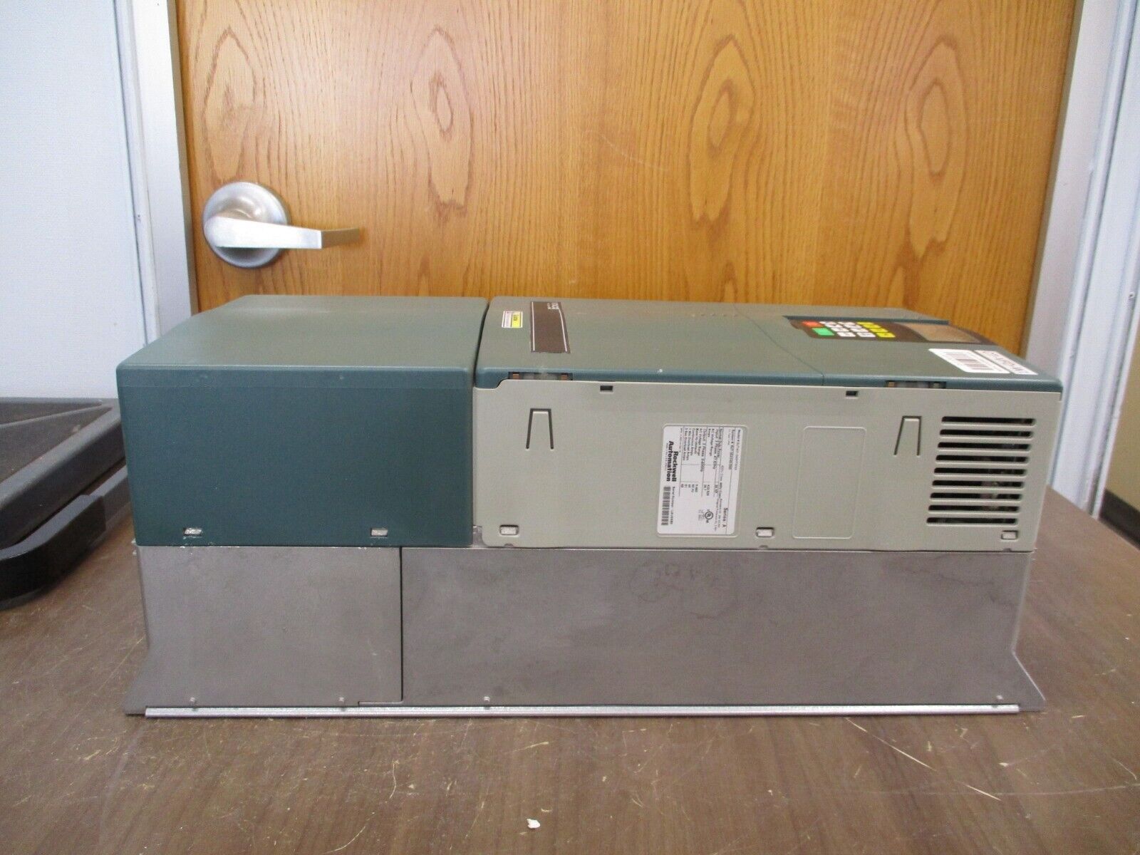 Rockwell Automation VTAC 9 AC Drive 9VT401-040HTANA 30HP 3Ph w/ Keypad Used