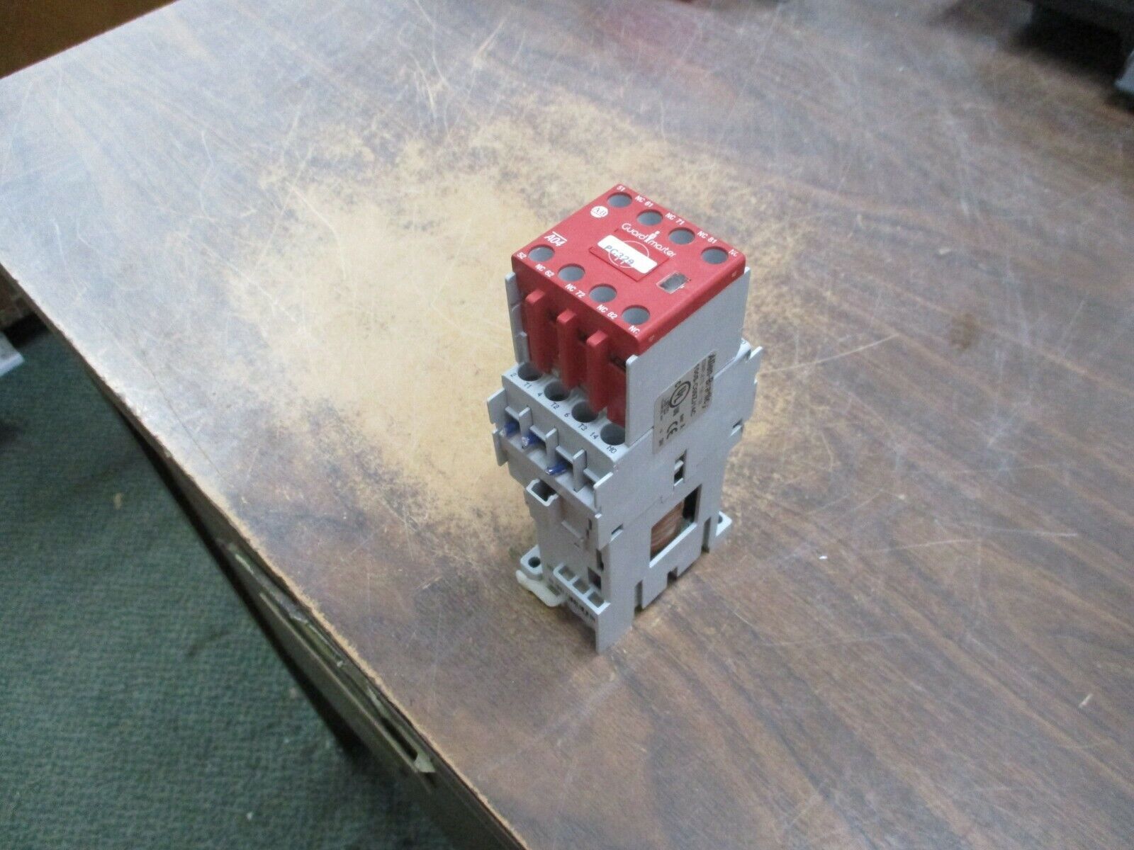 Allen-Bradley Safety Contactor 100S-C09ZJ14C Ser. A 25A 600V Used