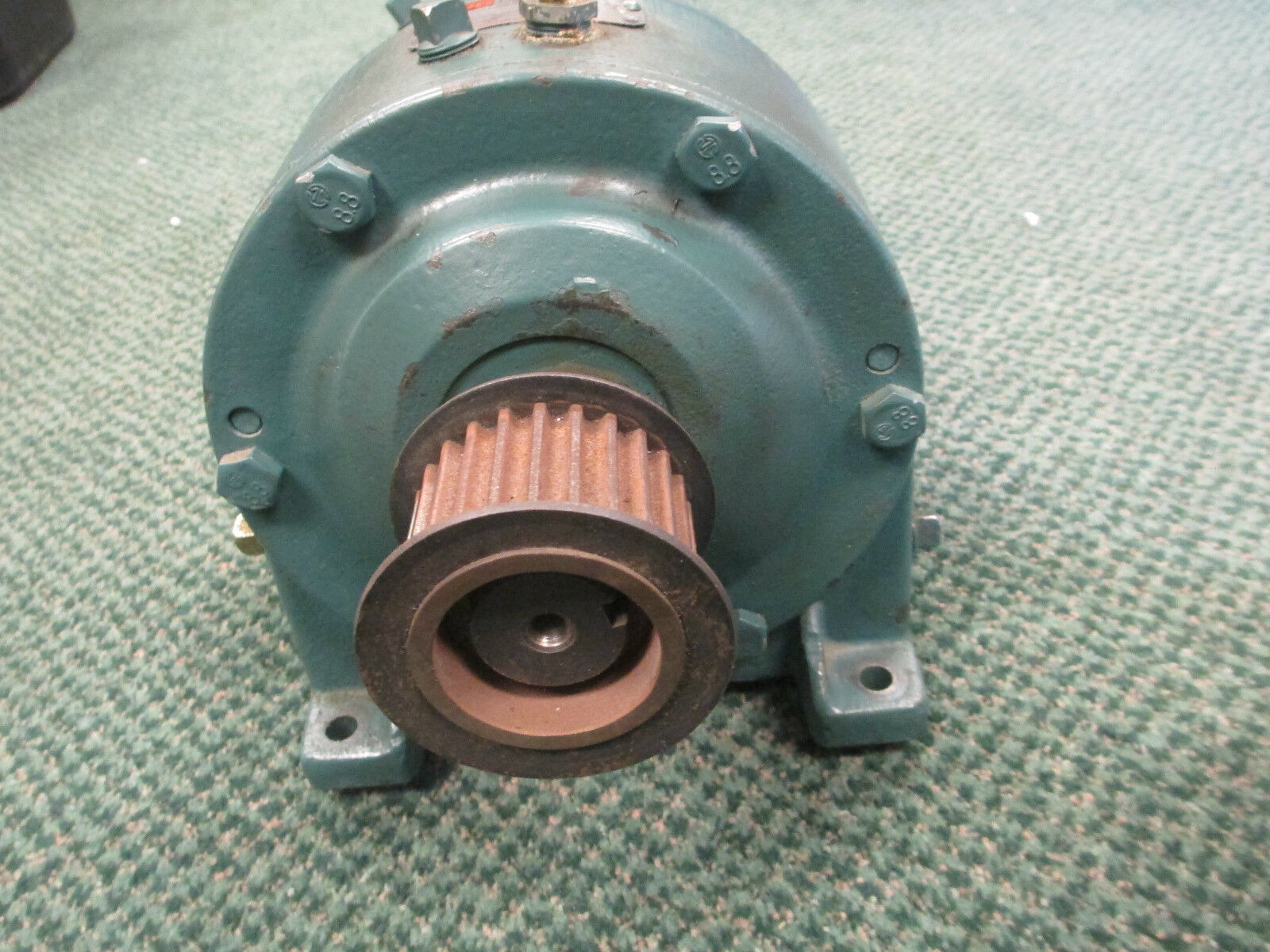Allen-Bradley AC Servo Motor w/ Gear, 1326AB-B420E-21, 56DM3A, 1.09KW 3000RMP'S