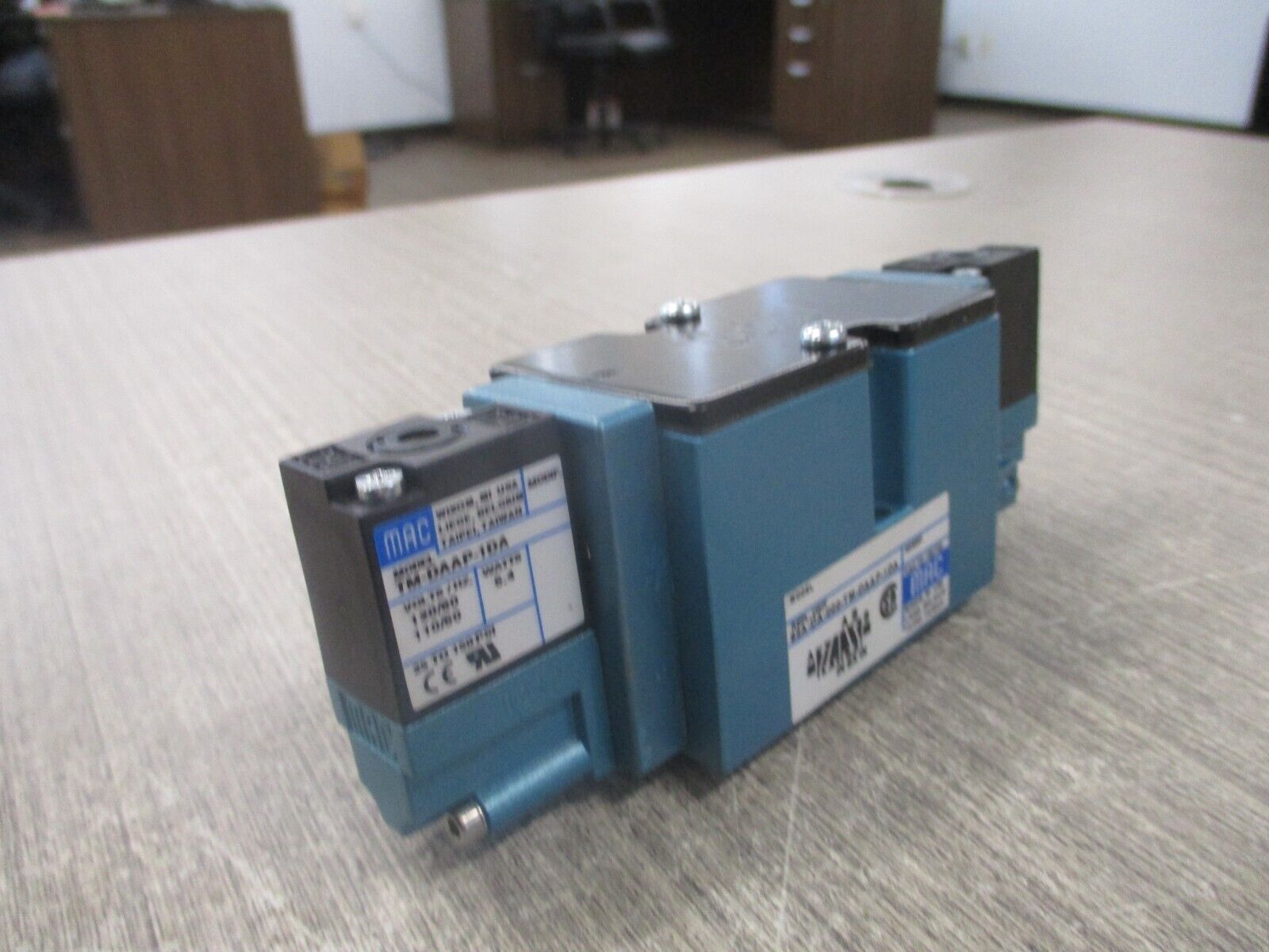 MAC Solenoid Valve 82A-DA-000-TM-DAAP-1DA *No Box* New Surplus
