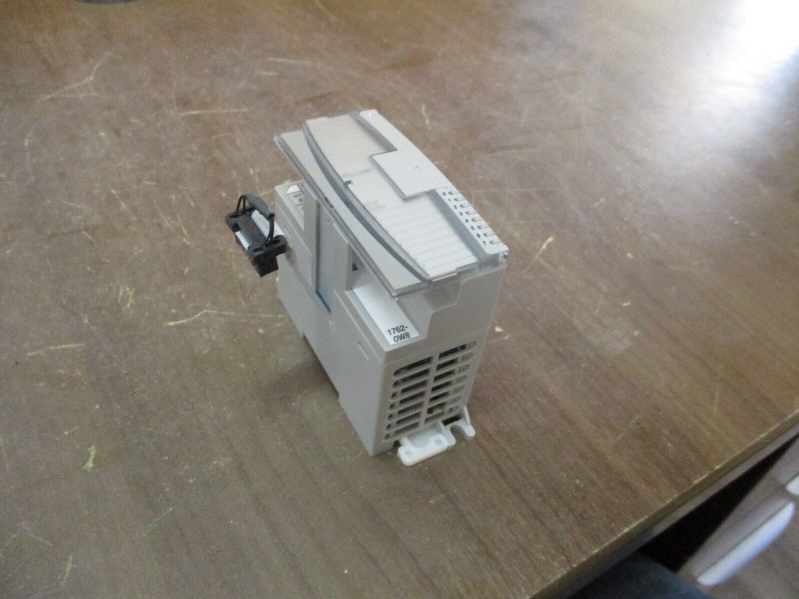 Allen-Bradley MicroLogix VAC/VDC Relay Output Module 1762-OW8 Ser. A Rev. D 8PT