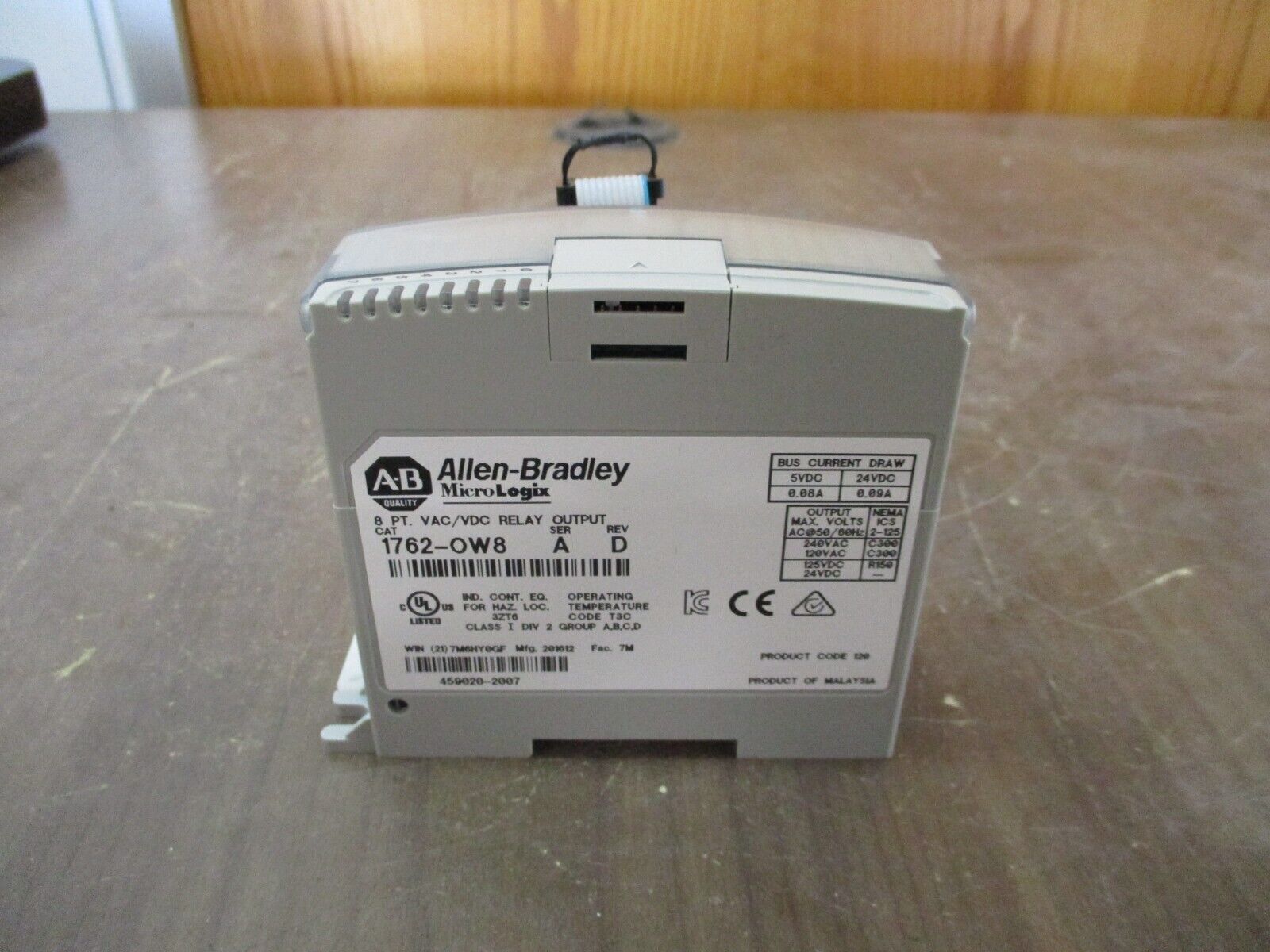 Allen-Bradley MicroLogix VAC/VDC Relay Output Module 1762-OW8 Ser. A Rev. D 8PT