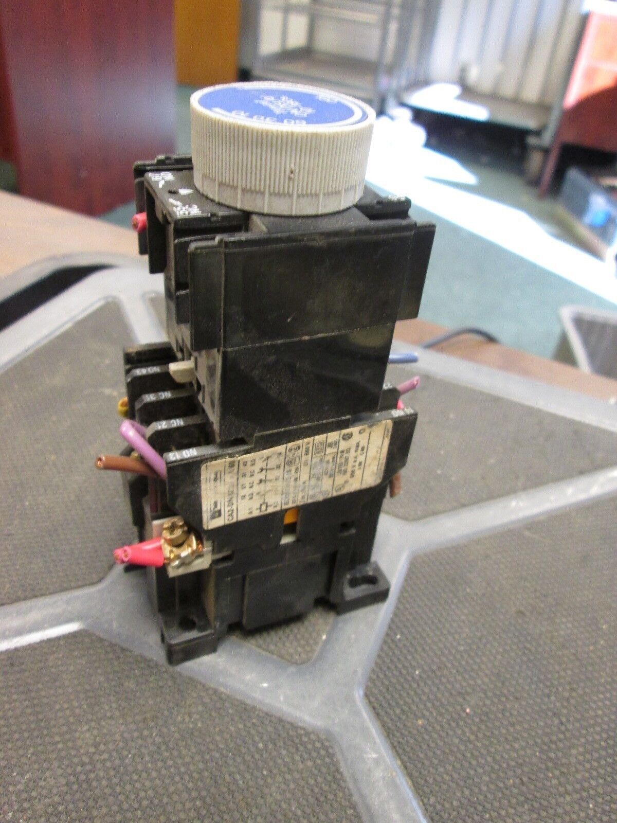 Telemecanique Time Delay Relay CA2-DN1229 10-180 Sec Delay 120V Coil