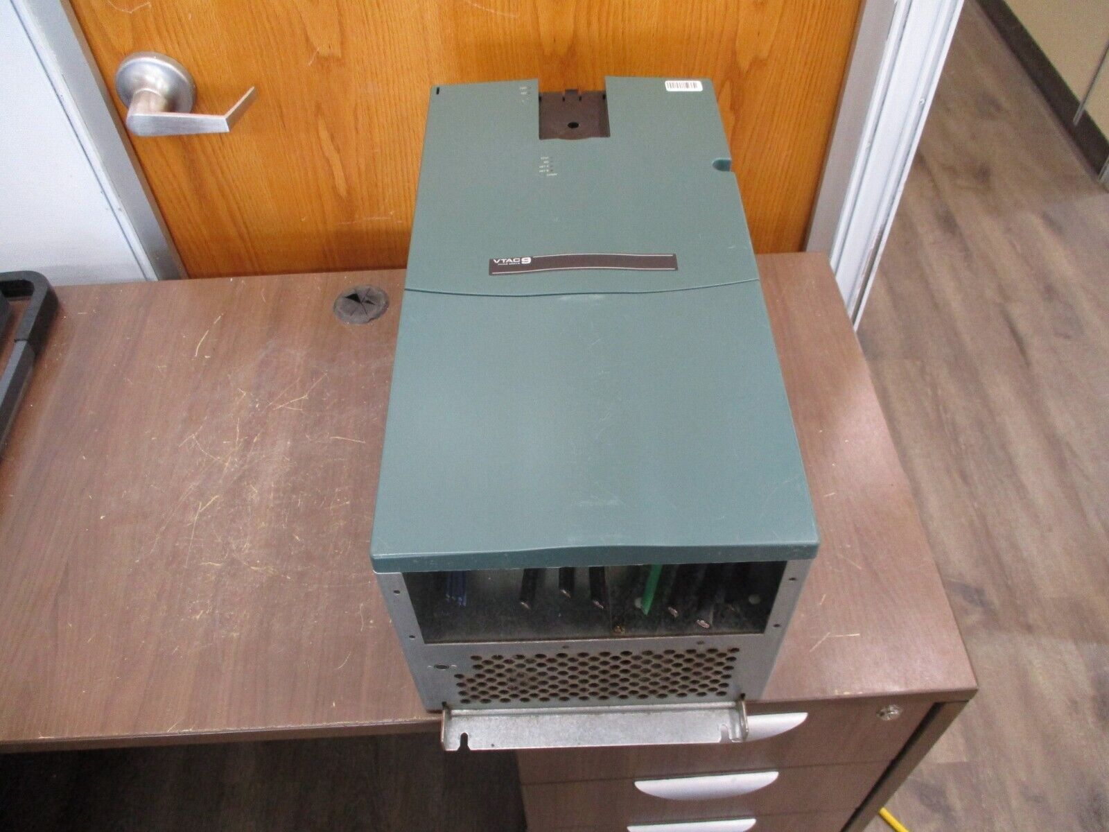 Rockwell Automation VTAC9 AC Drive 9VT401-125HNANA 100HP 3Ph *No Keypad* Used