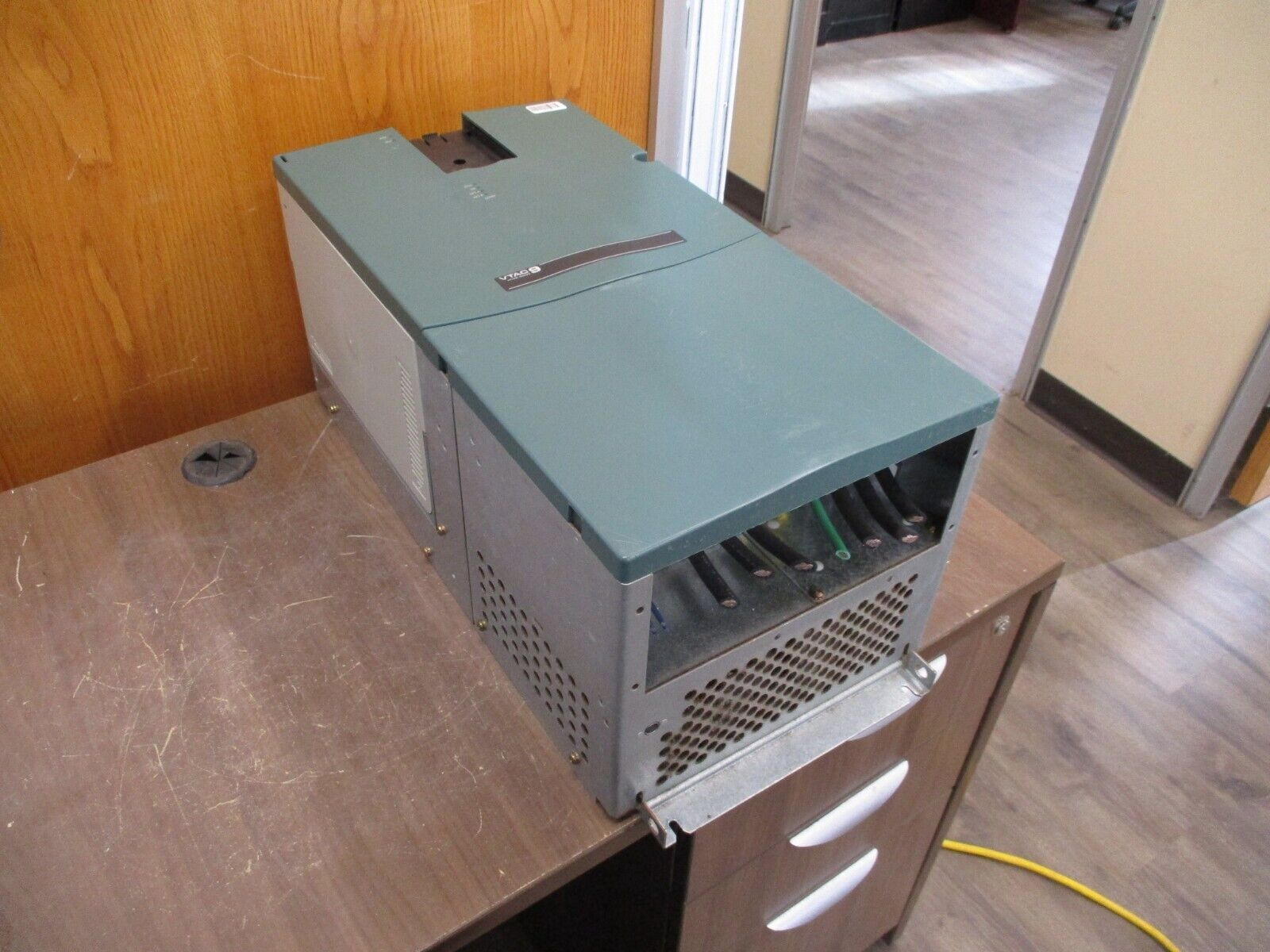Rockwell Automation VTAC9 AC Drive 9VT401-125HNANA 100HP 3Ph *No Keypad* Used
