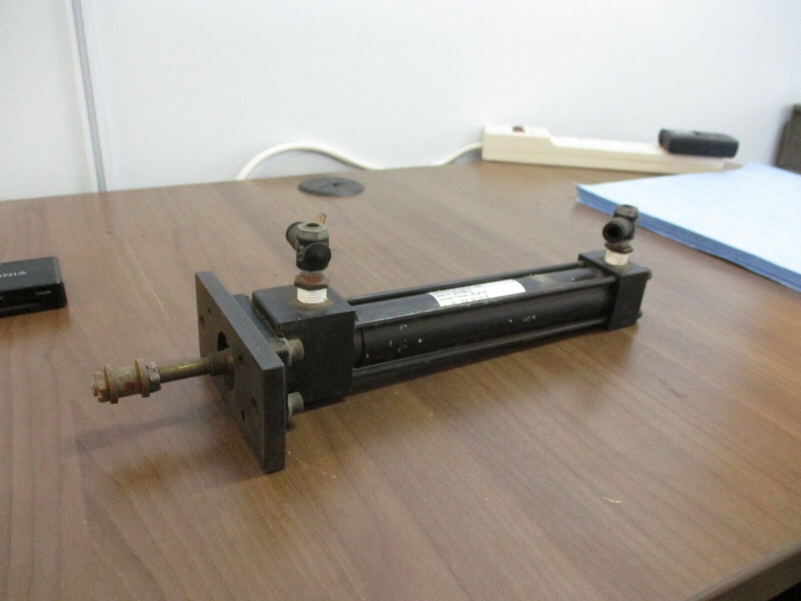 RWC Air Cylinder 1.00 J2AU13A 6.000 250 PSI Used