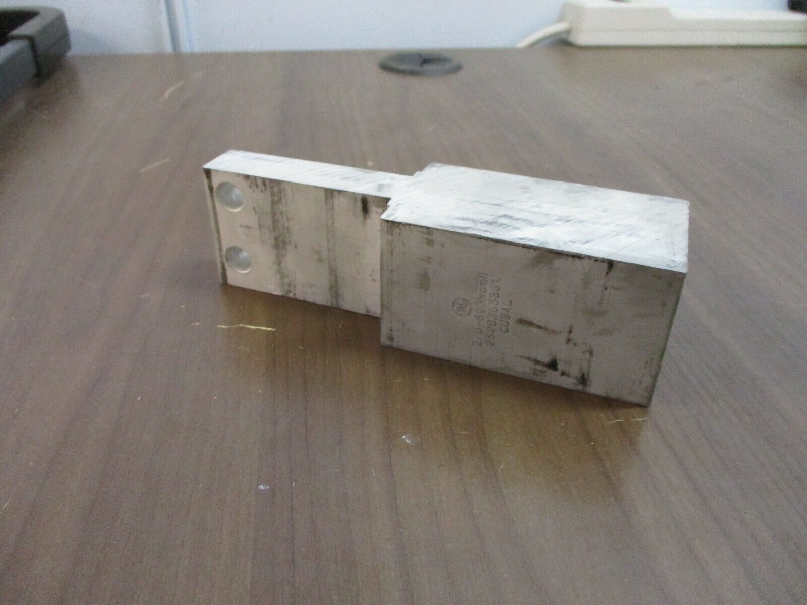 GE Mechanical Lug 252B3638G1 2/0-600 Kcmil Used