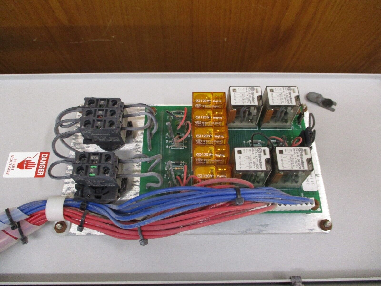 Allen-Bradley PowerFlex 400 AC Drive w/ Bypass 23C-D010A103NNBANN 5HP 3Ph Used