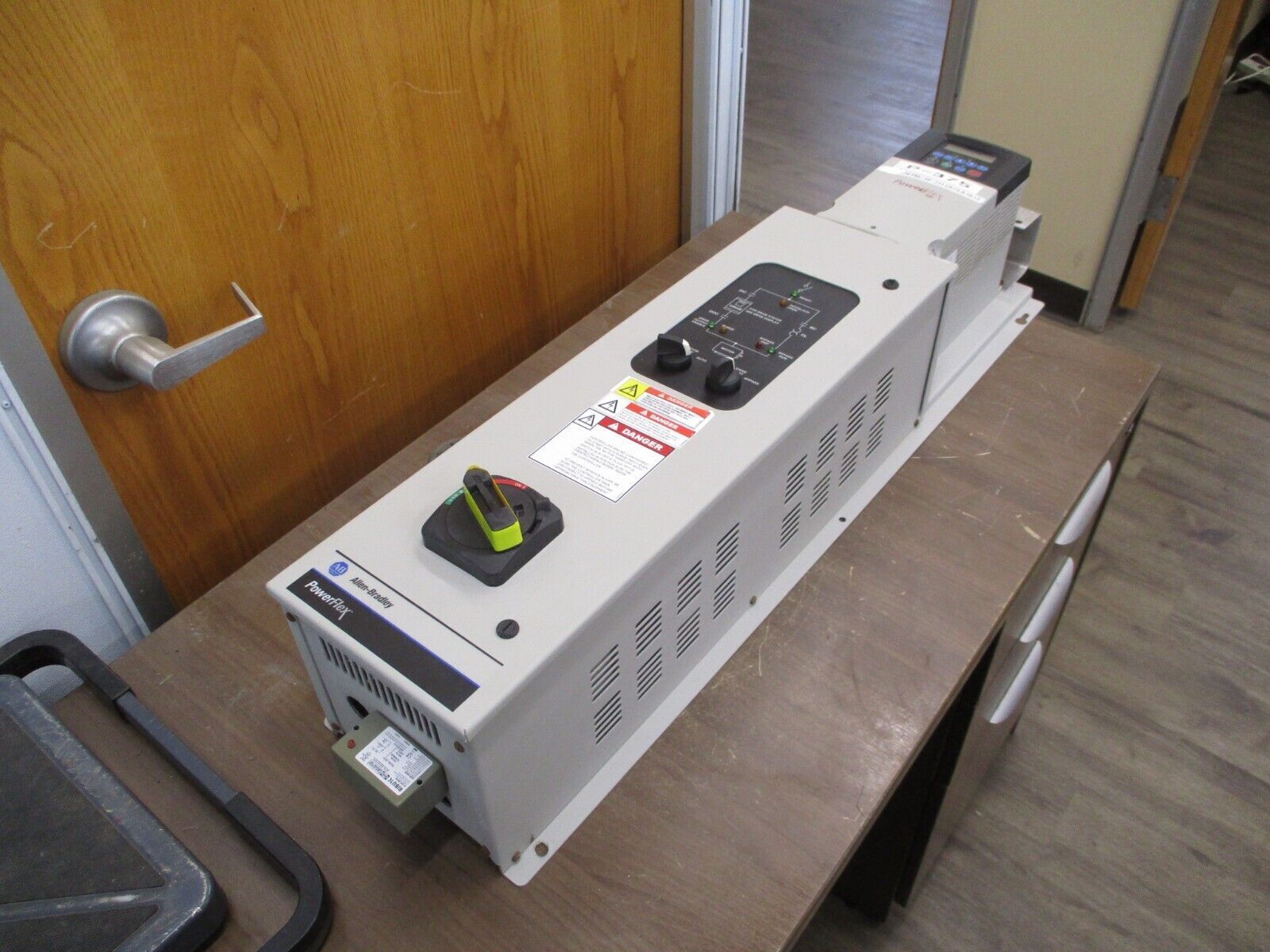 Allen-Bradley PowerFlex 400 AC Drive w/ Bypass 23C-D010A103NNBANN 5HP 3Ph Used