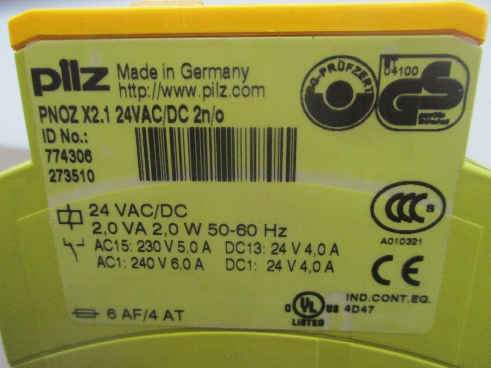 Pilz Safety Relay PNOZ X2.1 24VAC/DC 2n/o 24VAC/DC 2VA 2.0W 50-60Hz Used