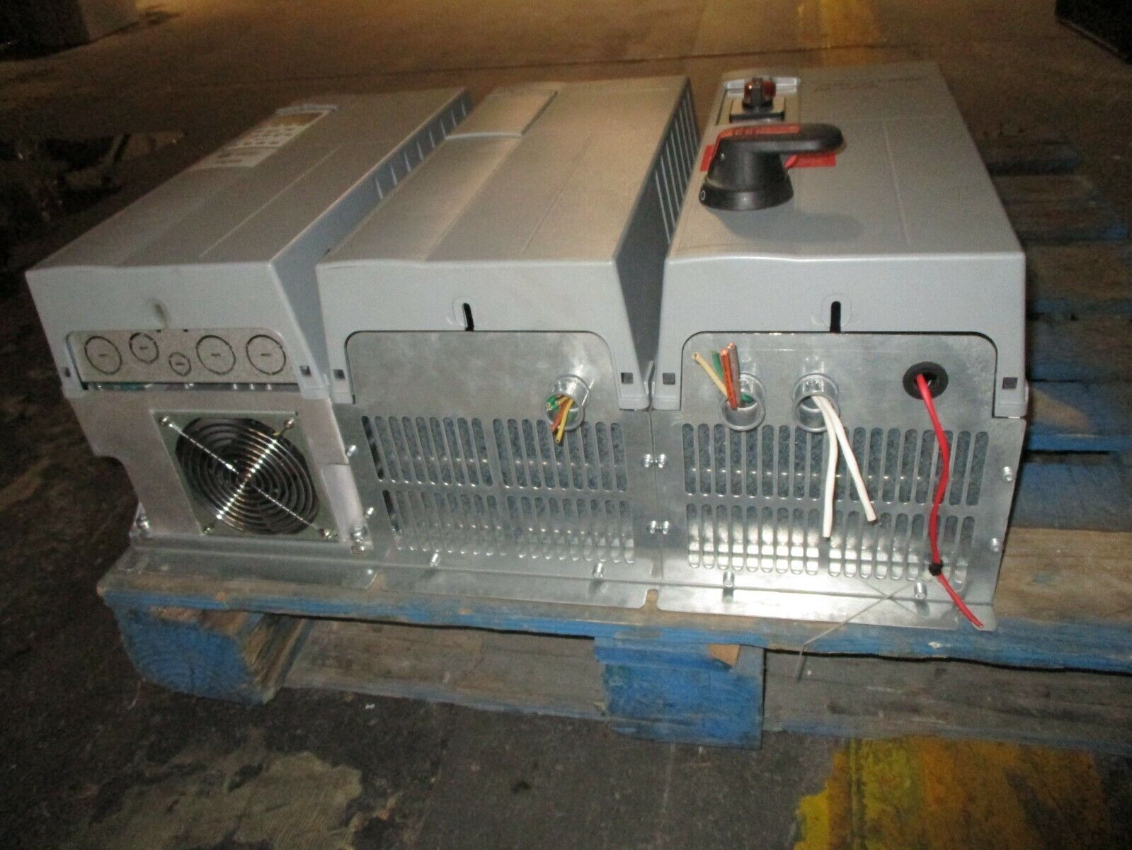 Trane TR200 AC Drive w/ Bypass 131L2041 15HP 3Ph w/ Keypad Used