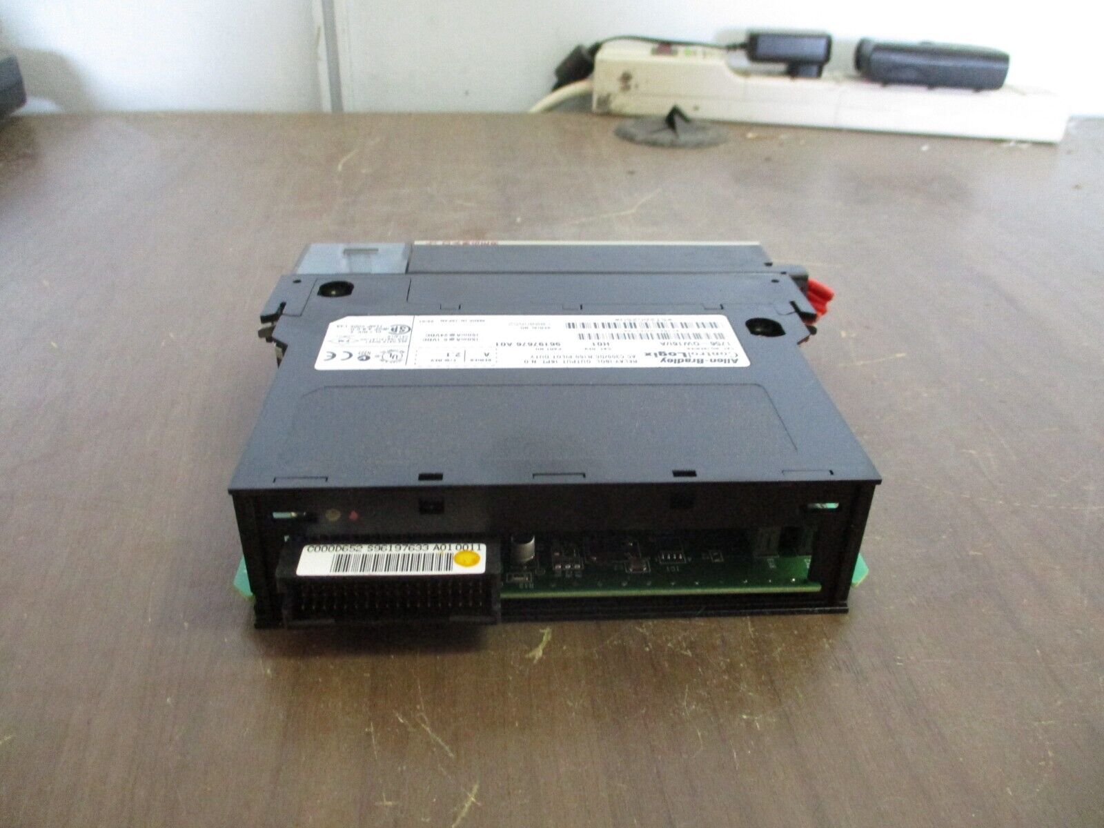 Allen-Bradley ControlLogix Relay Isolated Output Module 1756-OW16I Ser. A Used