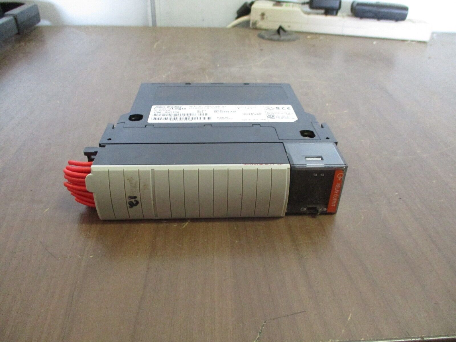 Allen-Bradley ControlLogix Relay Isolated Output Module 1756-OW16I Ser. A Used