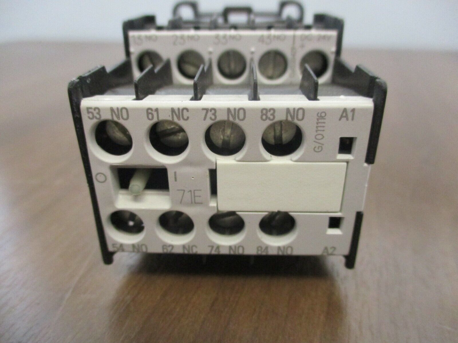 Siemens Contactor 3TH2271-0BB4 24VDC Coil w/ Aux Contact Block Used