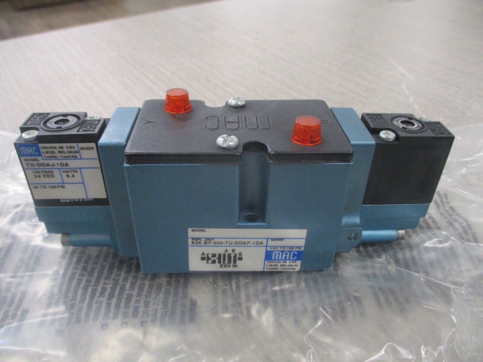 MAC Solenoid Valve 82A-BF-000-TU-DDAP-1DA New Surplus