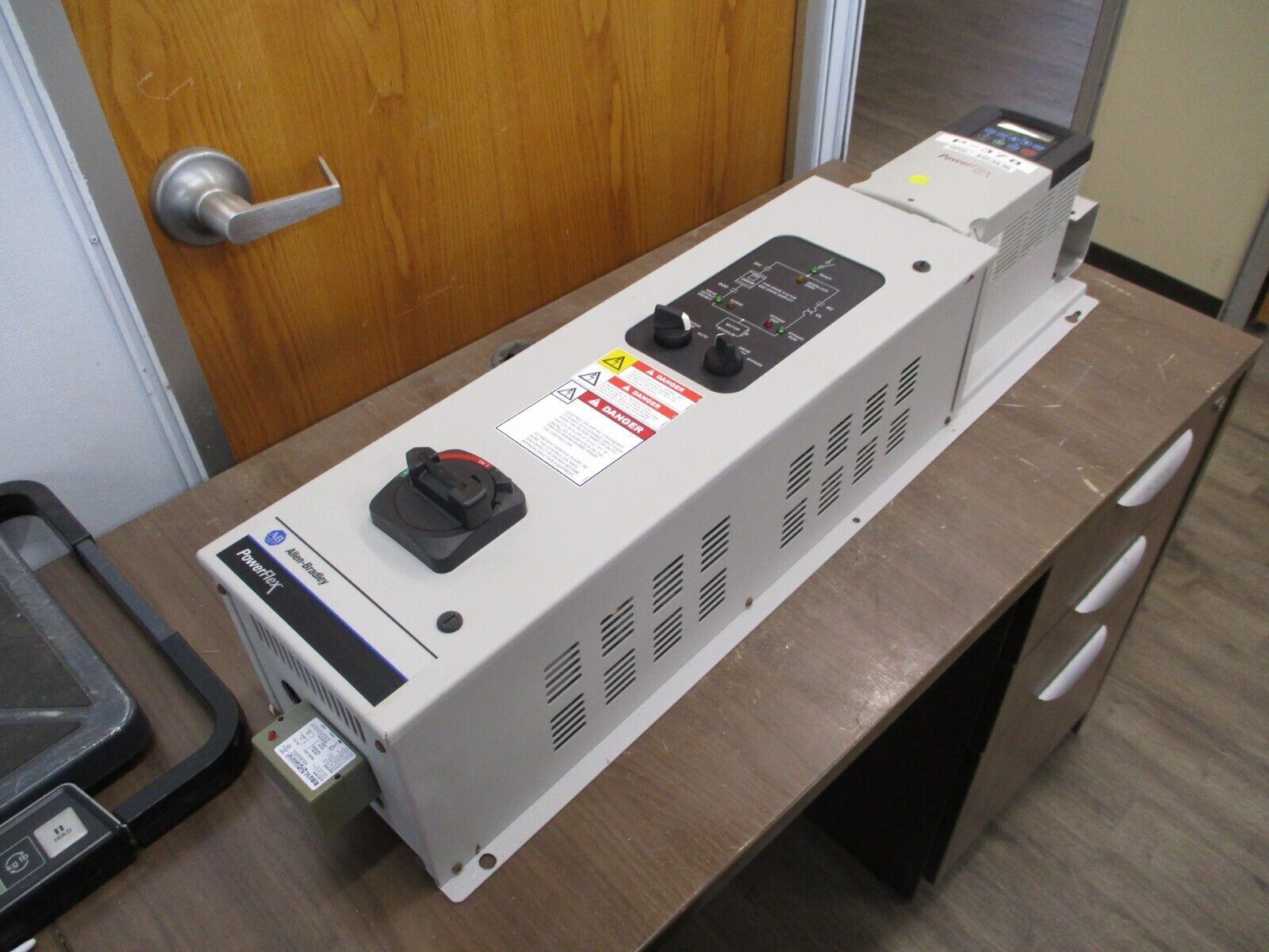 Allen-Bradley PowerFlex 400 AC Drive w/ Bypass 23C-D017A103NNBANN 10HP 3Ph Used