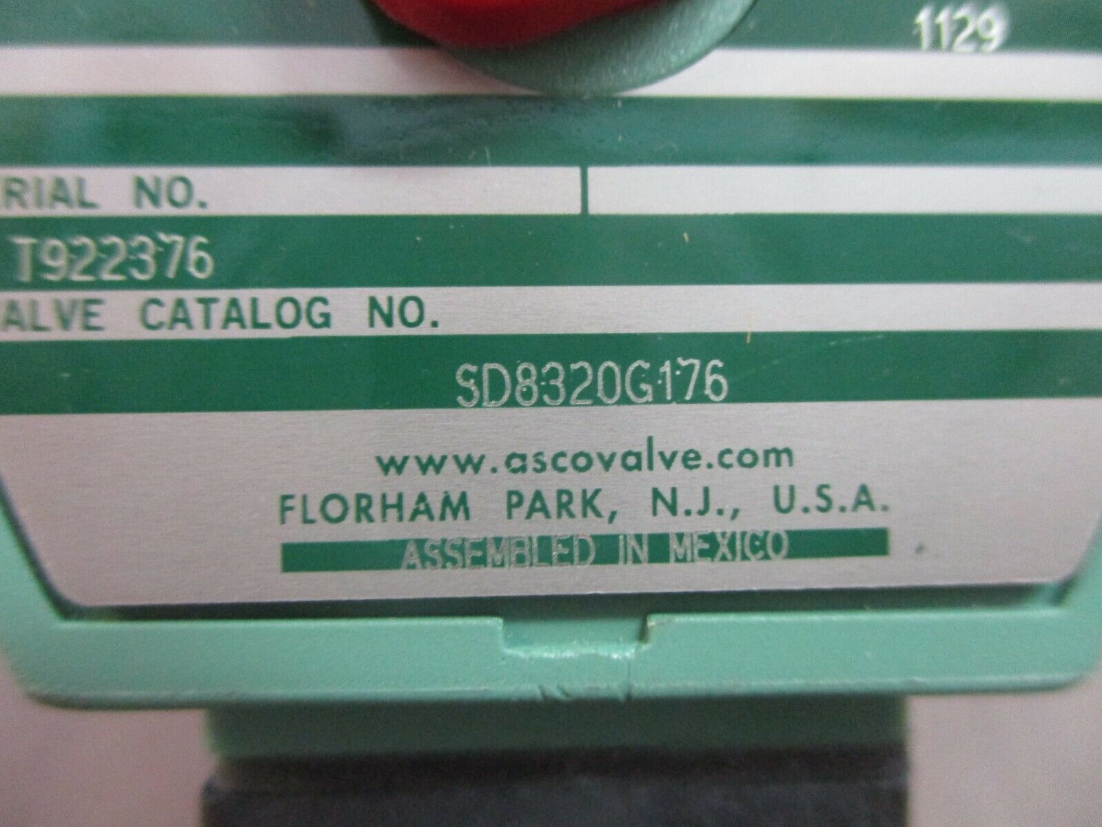 Asco Red Hat Solenoid Valve SD8320G176 24V 60Hz New Surplus