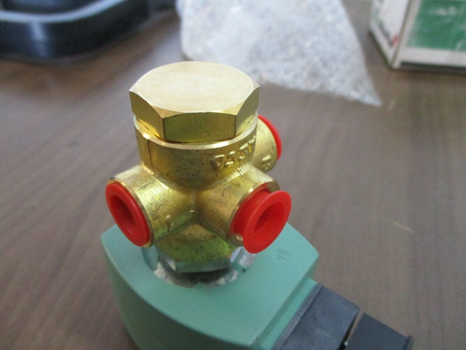 Asco Red Hat Solenoid Valve SD8320G176 24V 60Hz New Surplus