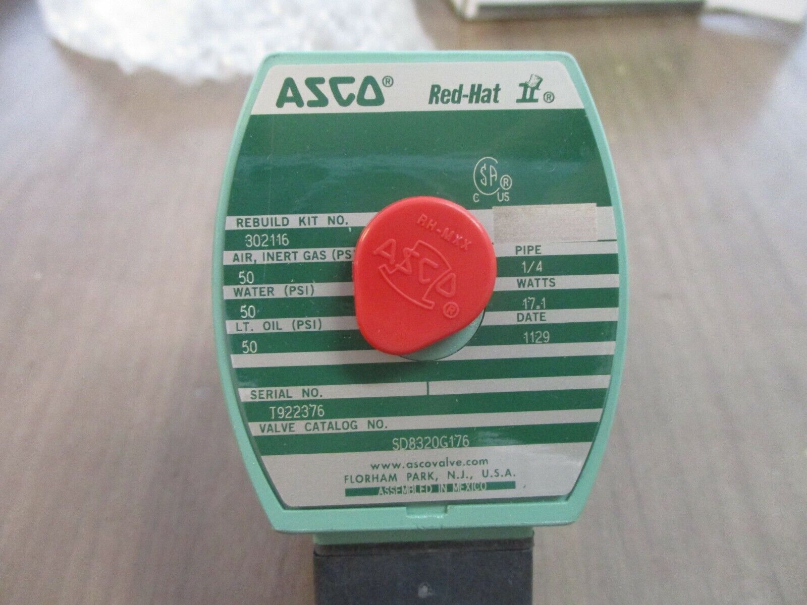 Asco Red Hat Solenoid Valve SD8320G176 24V 60Hz New Surplus
