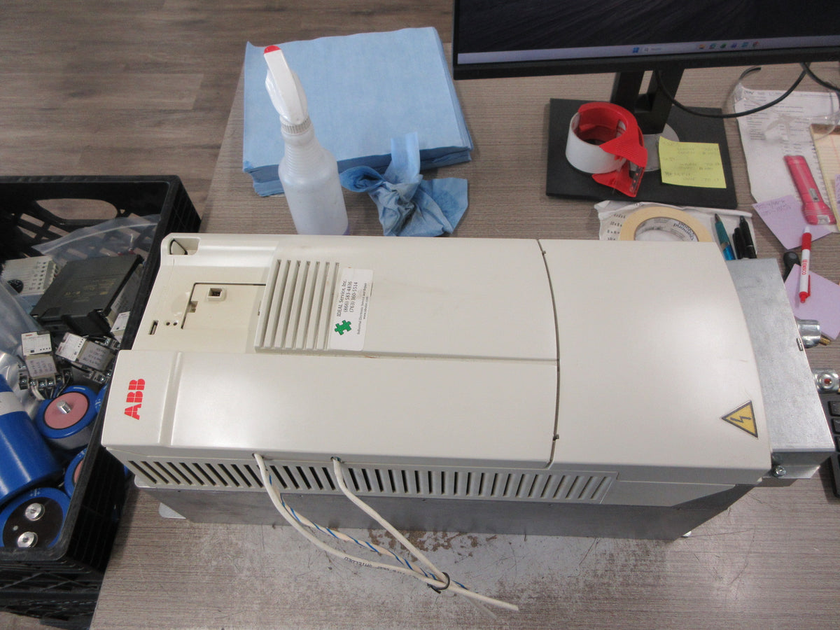 ABB ACH 401 AC Drive ACH401601632 20HP 3Ph *Broken Cover Clip* Used