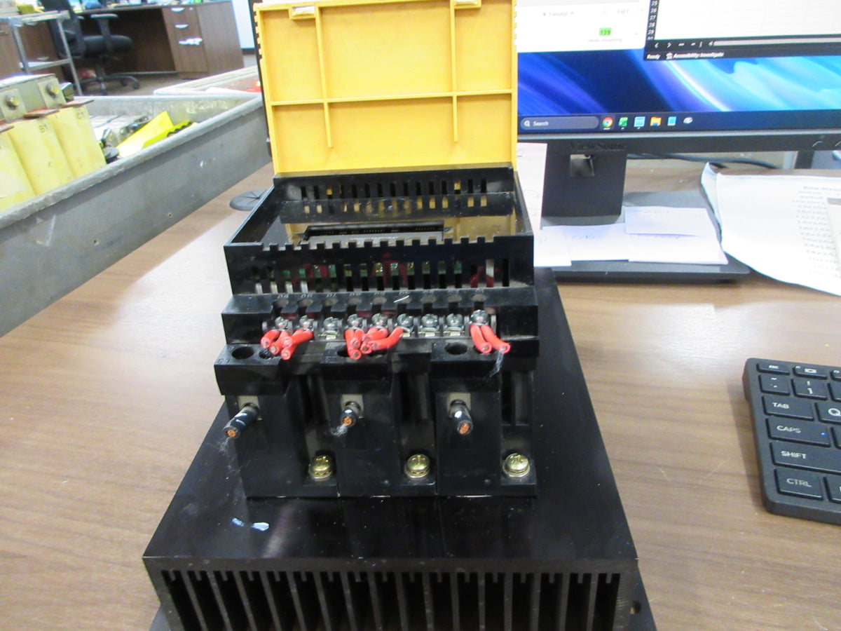 Allen-Bradley SMC Dialog Plus Soft Start 150-A35NBD Ser. B 25HP 208-480V 35A