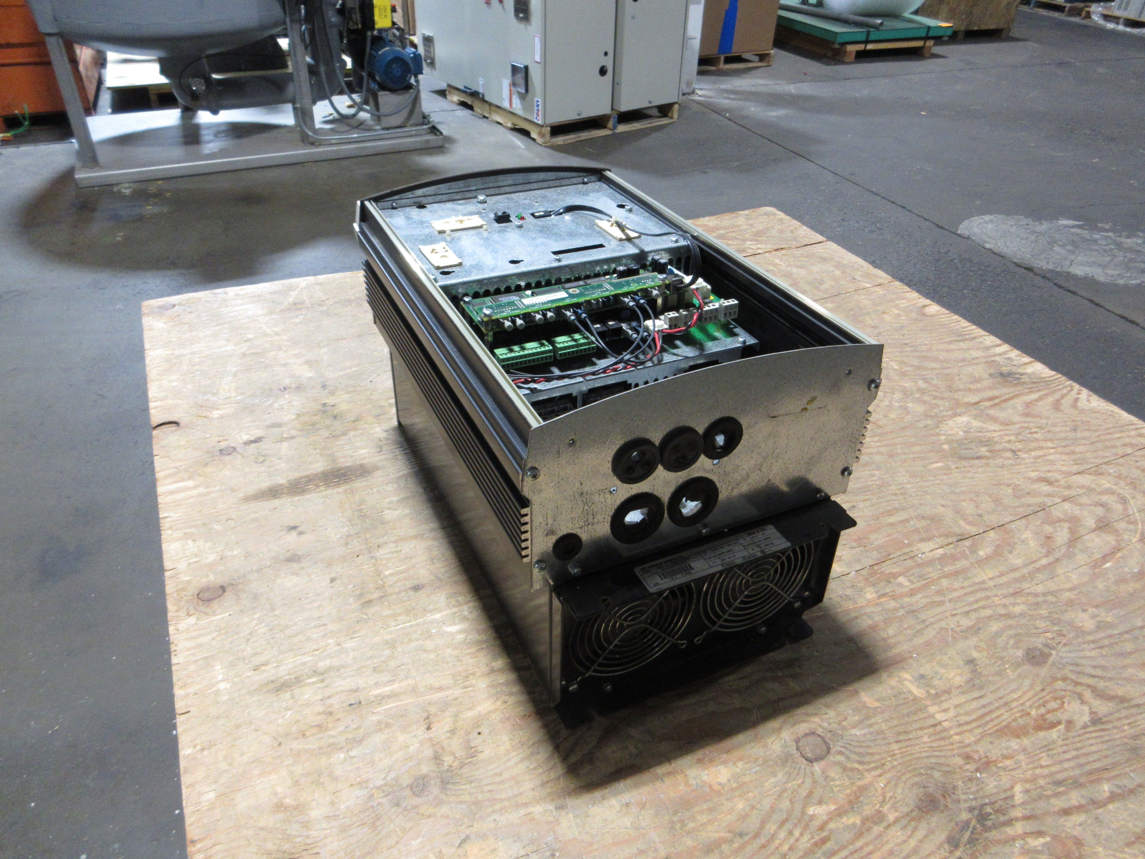 ABB ACS600AC Drive ACS601-0030-5-000B1200000 30HP *No Keypad* *No Cover* Used