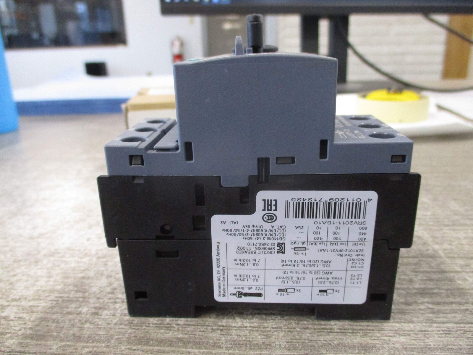 Siemens Manual Motor Protector 3RV2011-1BA10 Trip: 1.4-2A New Surplus