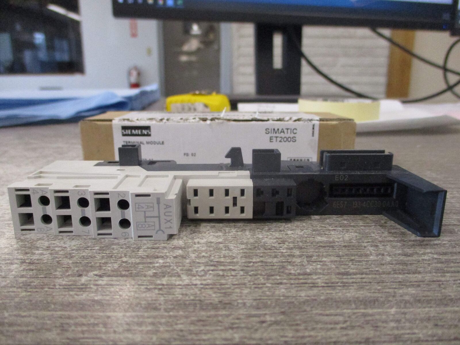 Siemens Simatic ET200s Terminal Module 6ES7 193-4CC30-0AA0 New Surplus