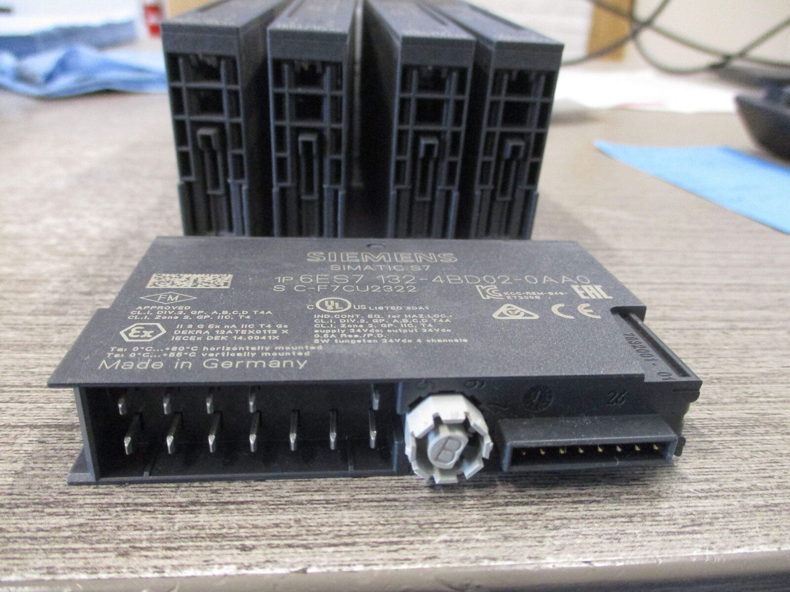 Siemens Simatic ET 200S Digital Output Module 6ES7 132-4BD02-0AA0 4xDO 24VDC * B