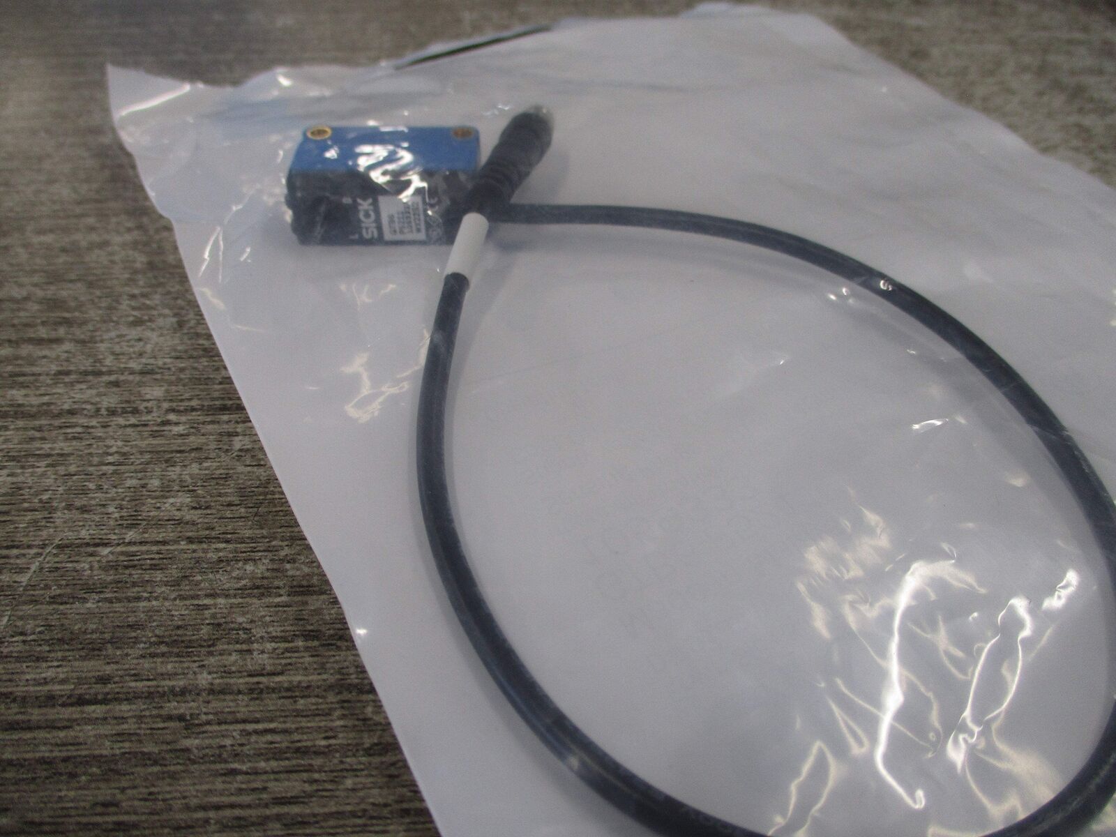 Sick Photoelectric Sensor GTB6-P5211 Range: 10-140mm New Surplus