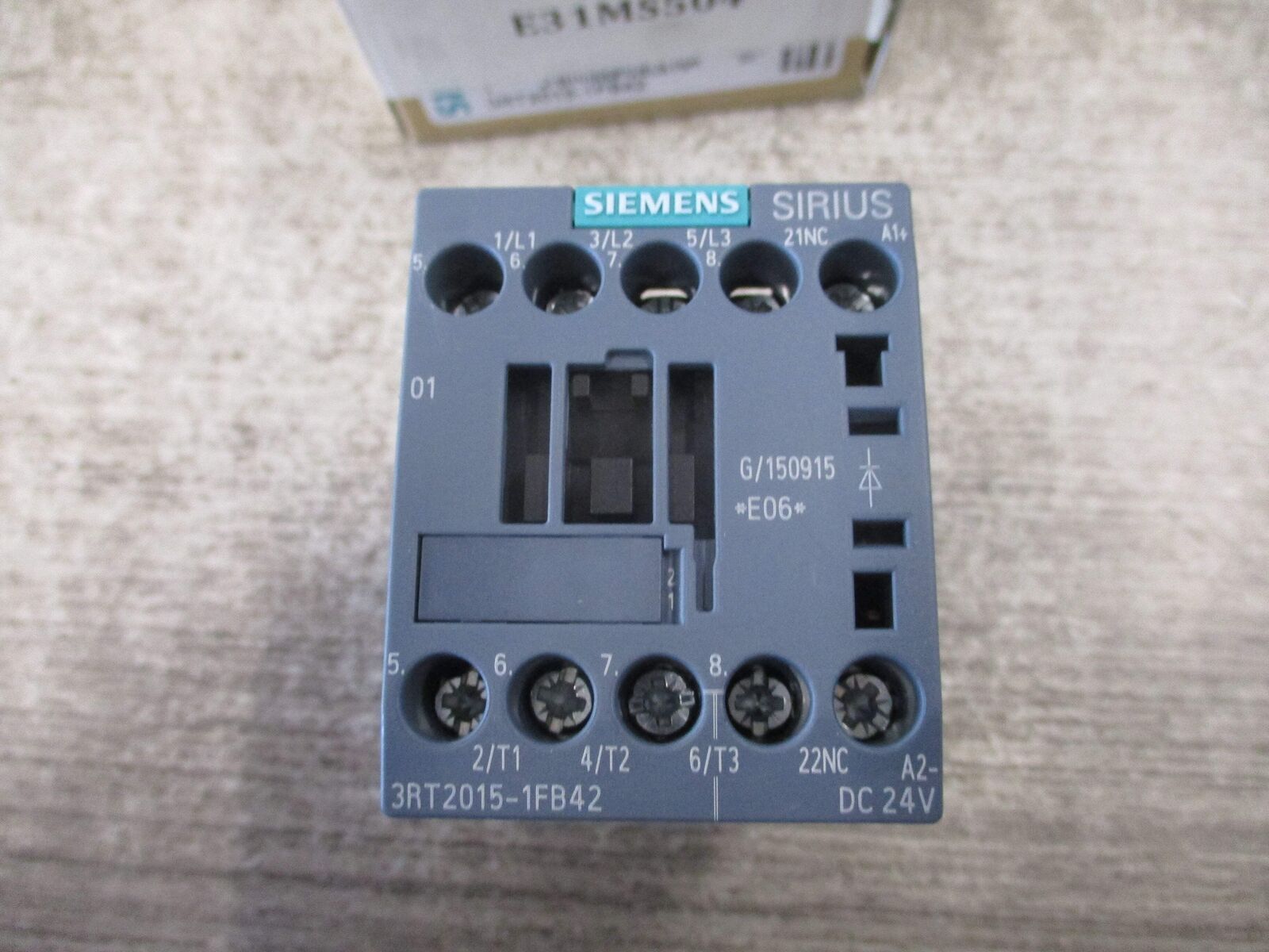 Siemens Contactor 3RT2015-1FB42 24VDC Coil New Surplus