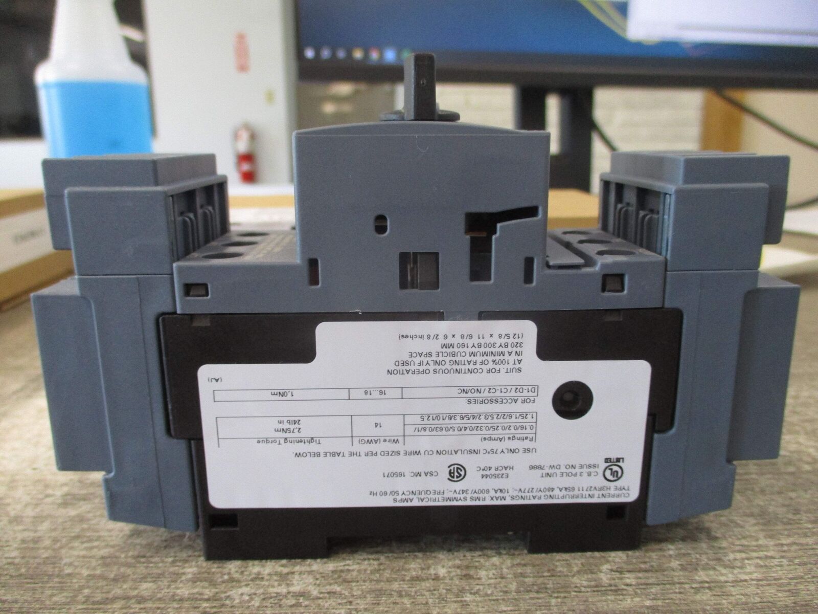 Siemens Circuit Breaker 3RV2711-1JD10 10A 3P New Surplus