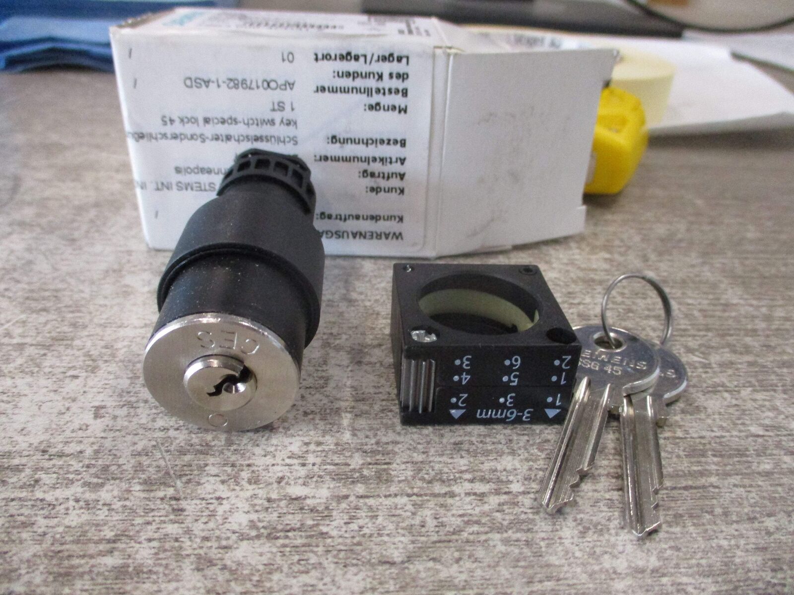 Siemens Key Operated Switch 3SB3 000-4PD31-Z New Surplus