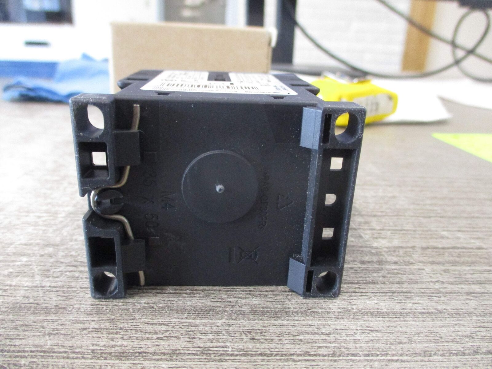 Siemens Contactor 3RT2015-1BB42 24VDC Coil New Surplus