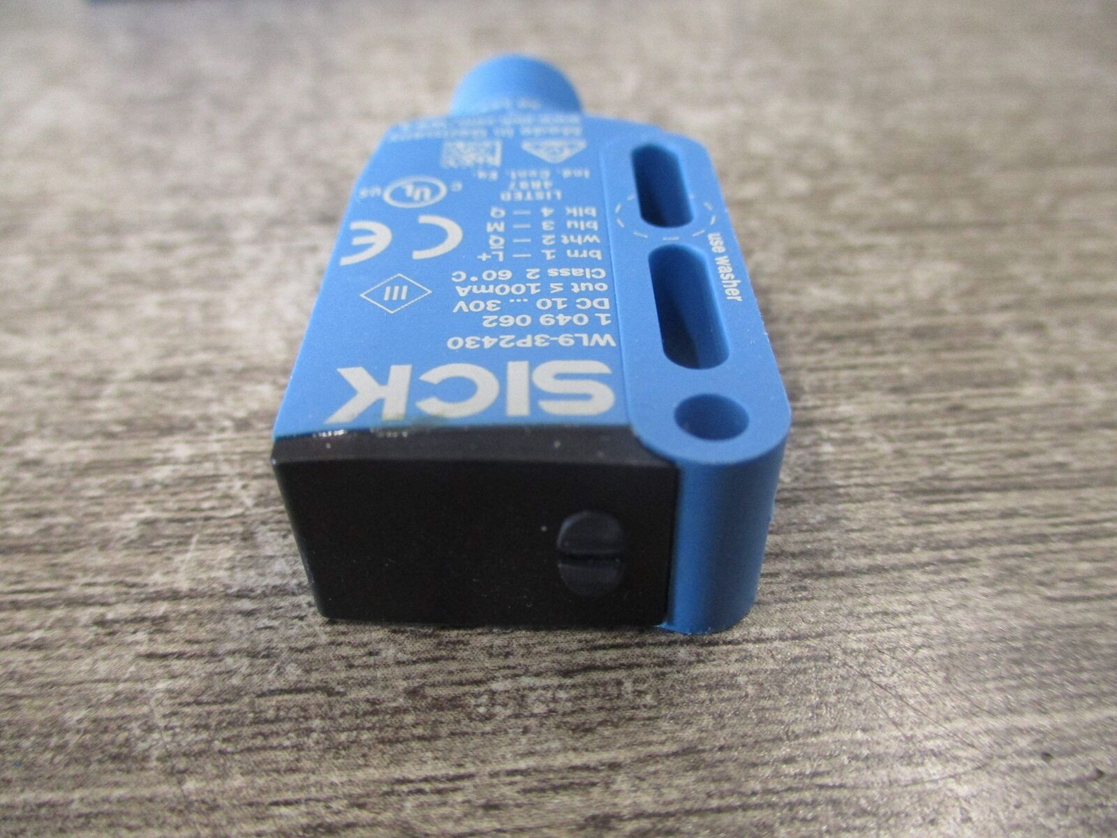 Sick Photoelectric Sensor WL9-3P2430 New Surplus