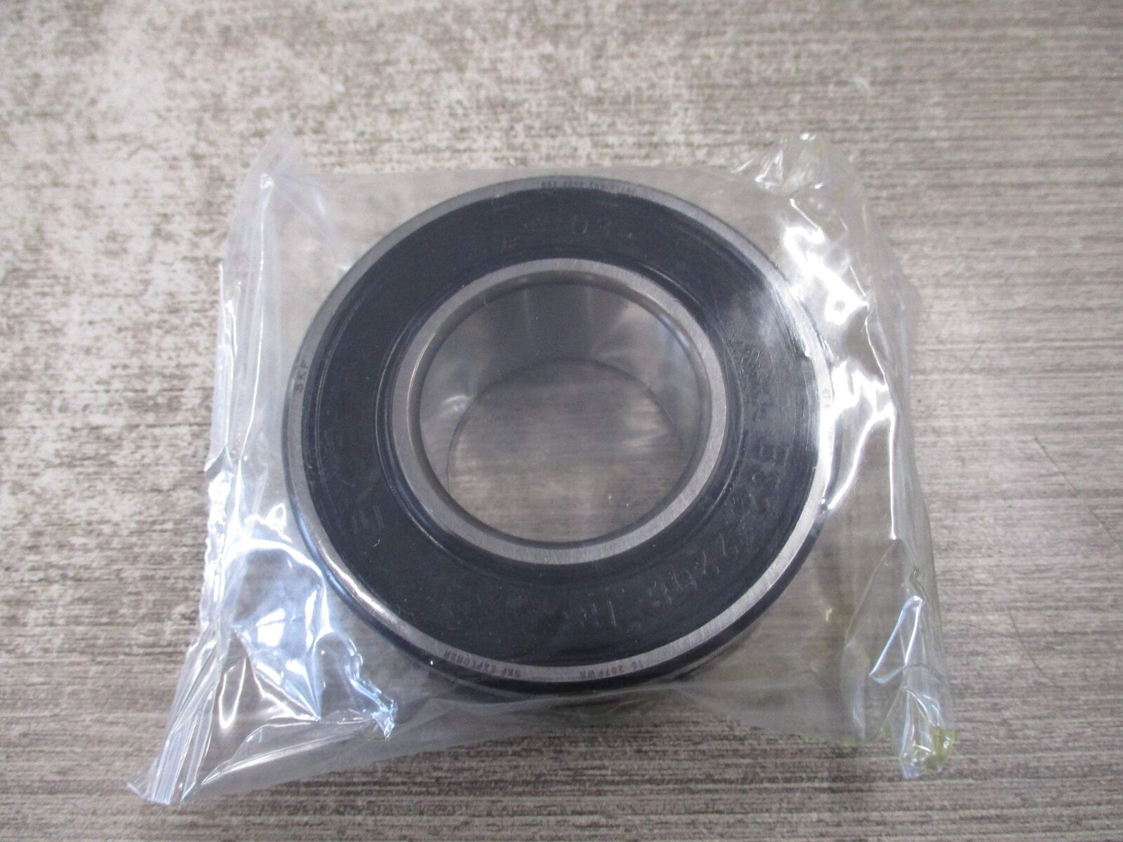 SKF Explorer Bearing BS2-2208-2RS/VT143 New Surplus