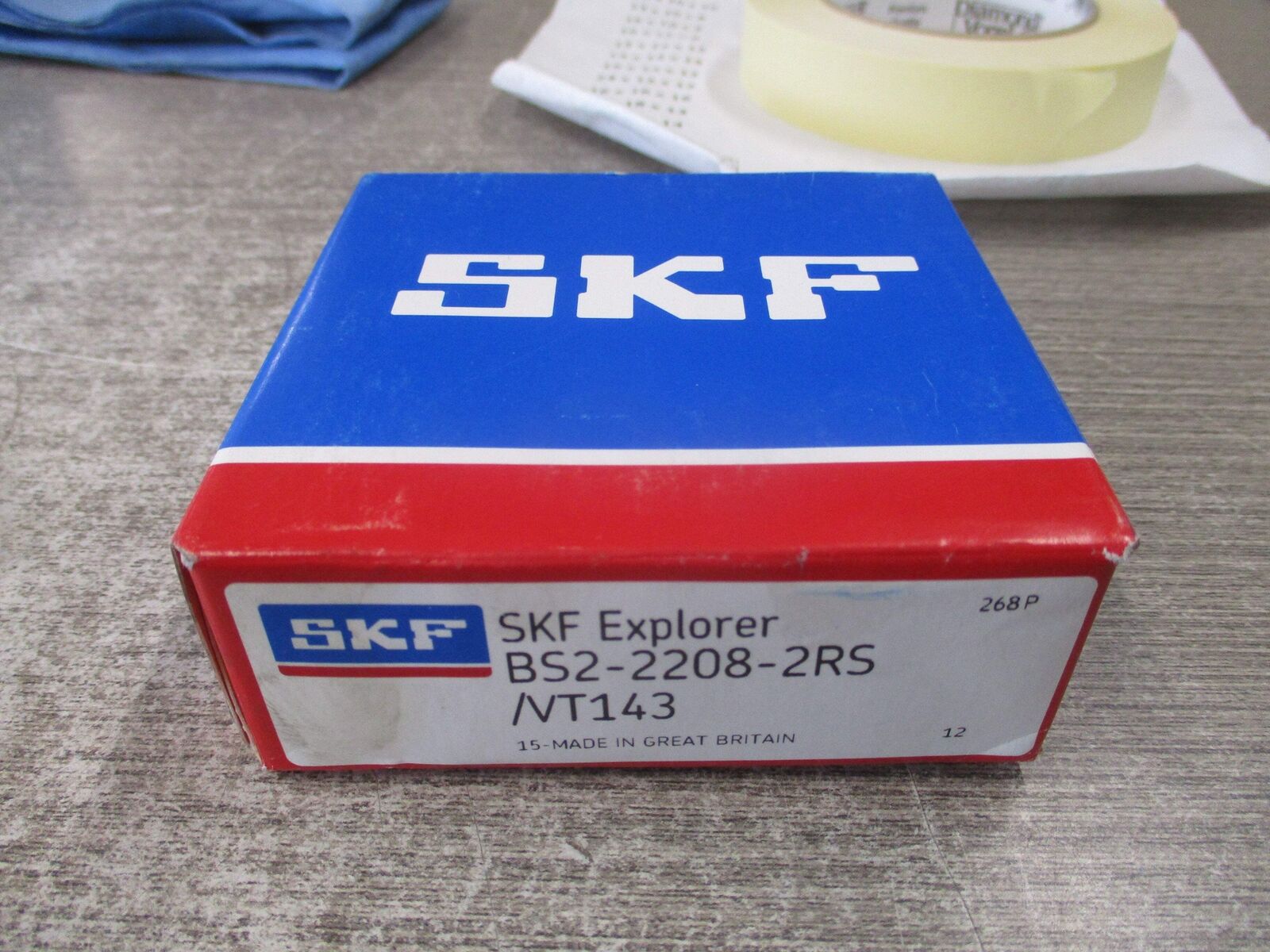 SKF Explorer Bearing BS2-2208-2RS/VT143 New Surplus