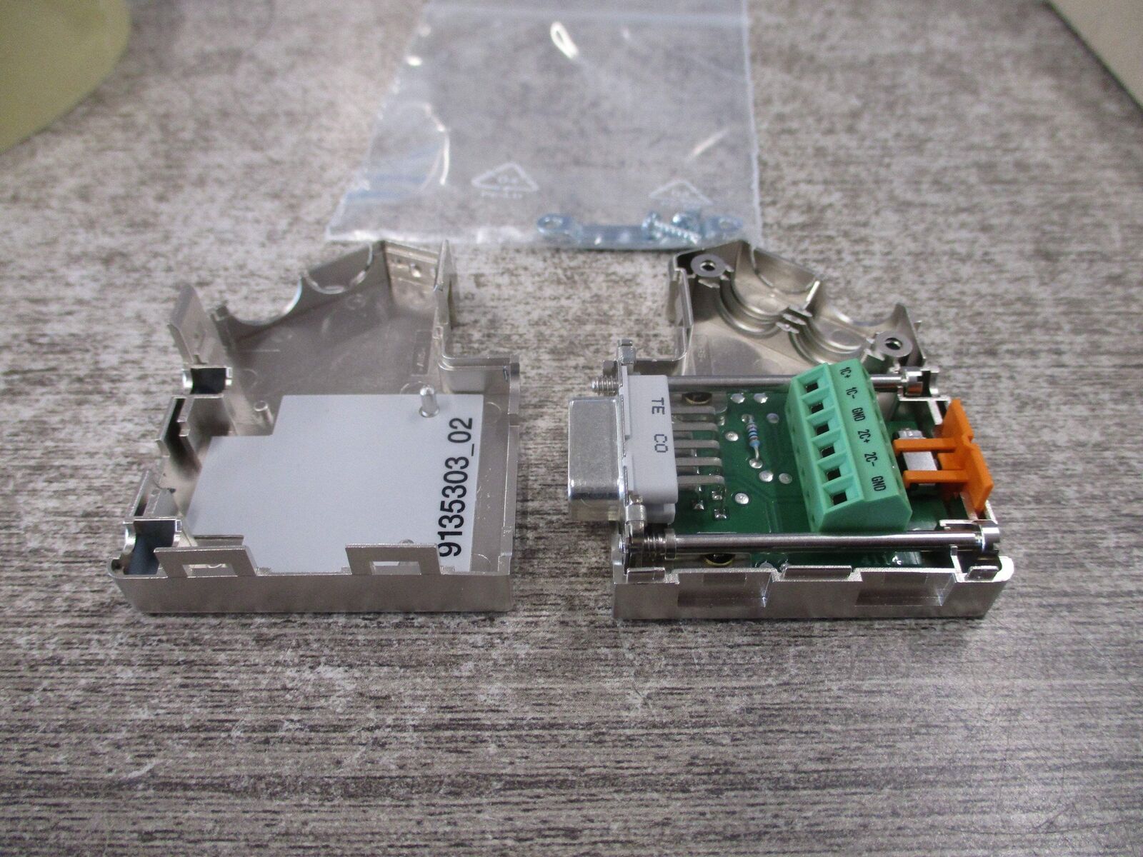 Phoenix Contact Subcon-Plus-Can Connector 2744694 New Surplus