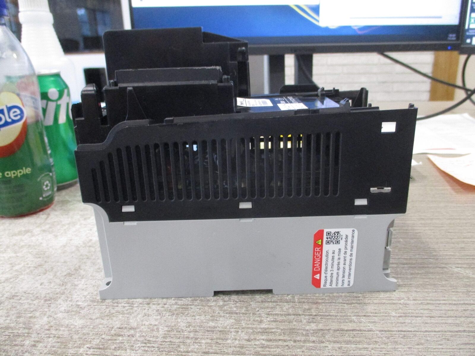 Allen-Bradley PowerFlex 523 AC Drive 25A-D010N104 5HP 3Ph Input: 380-480V / 47-6