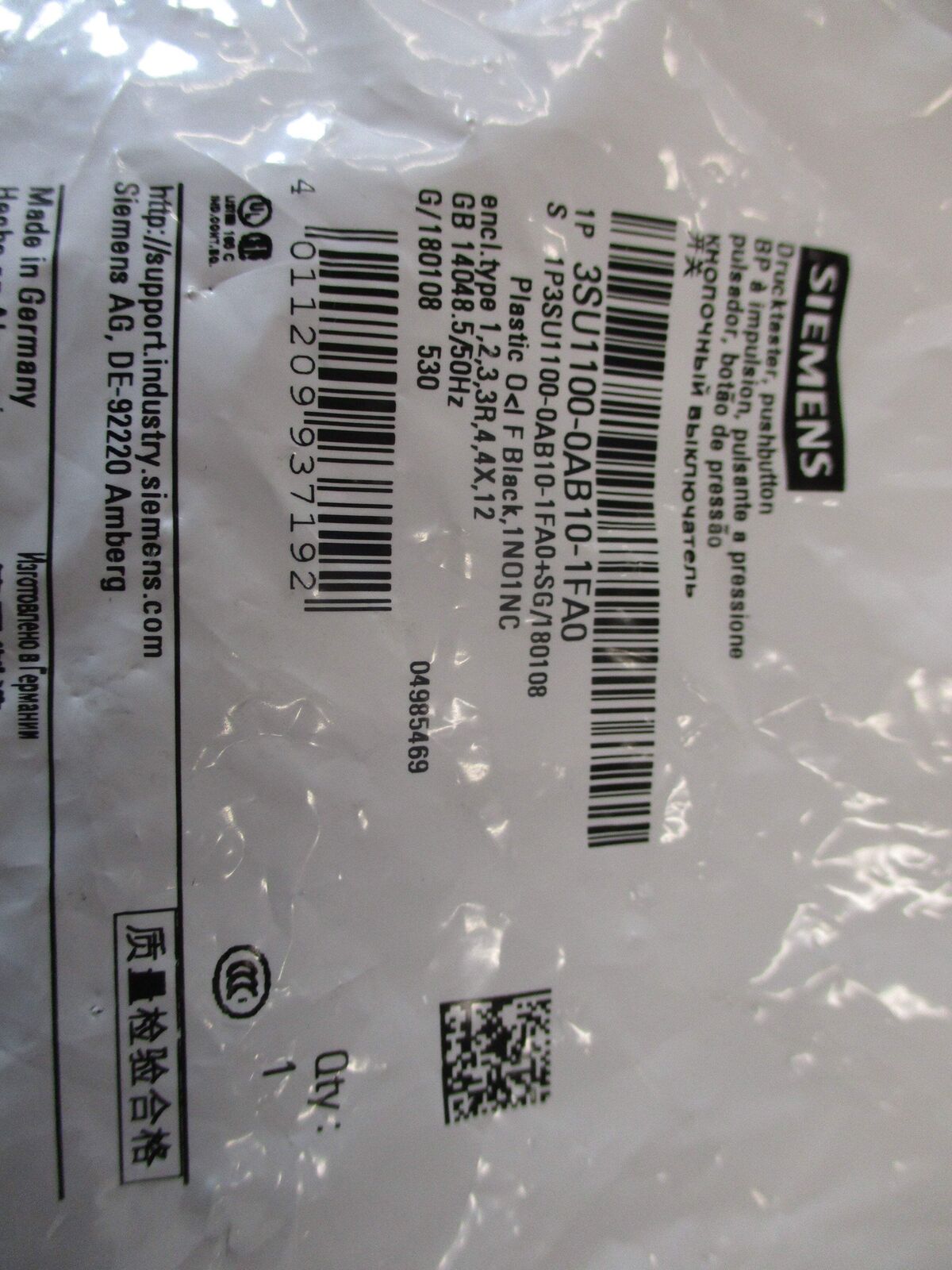 Siemens Push Button 3SU1100-0AB10-1FA0 Type 3R,4X,12 Enclosure New Surplus