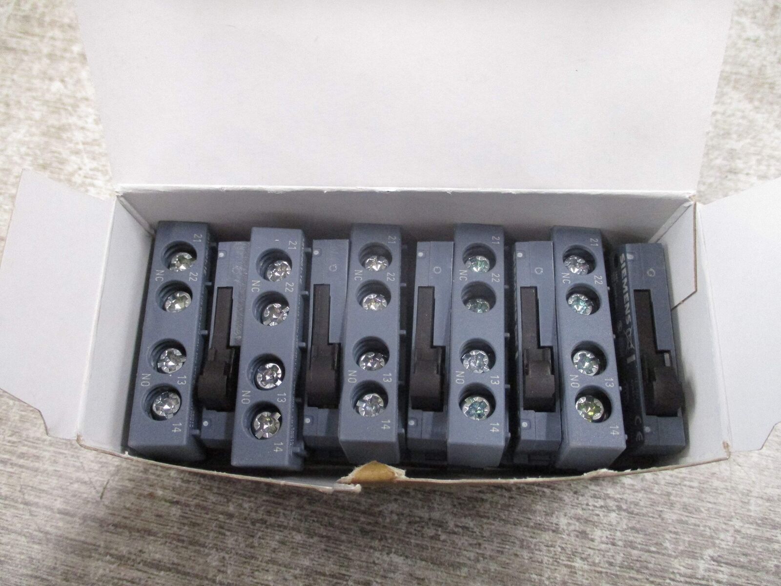 Siemens Aux Contact Block 3RV2901-1E 1 N.O. + 1 N.C. * Box of 10 * New Surplus