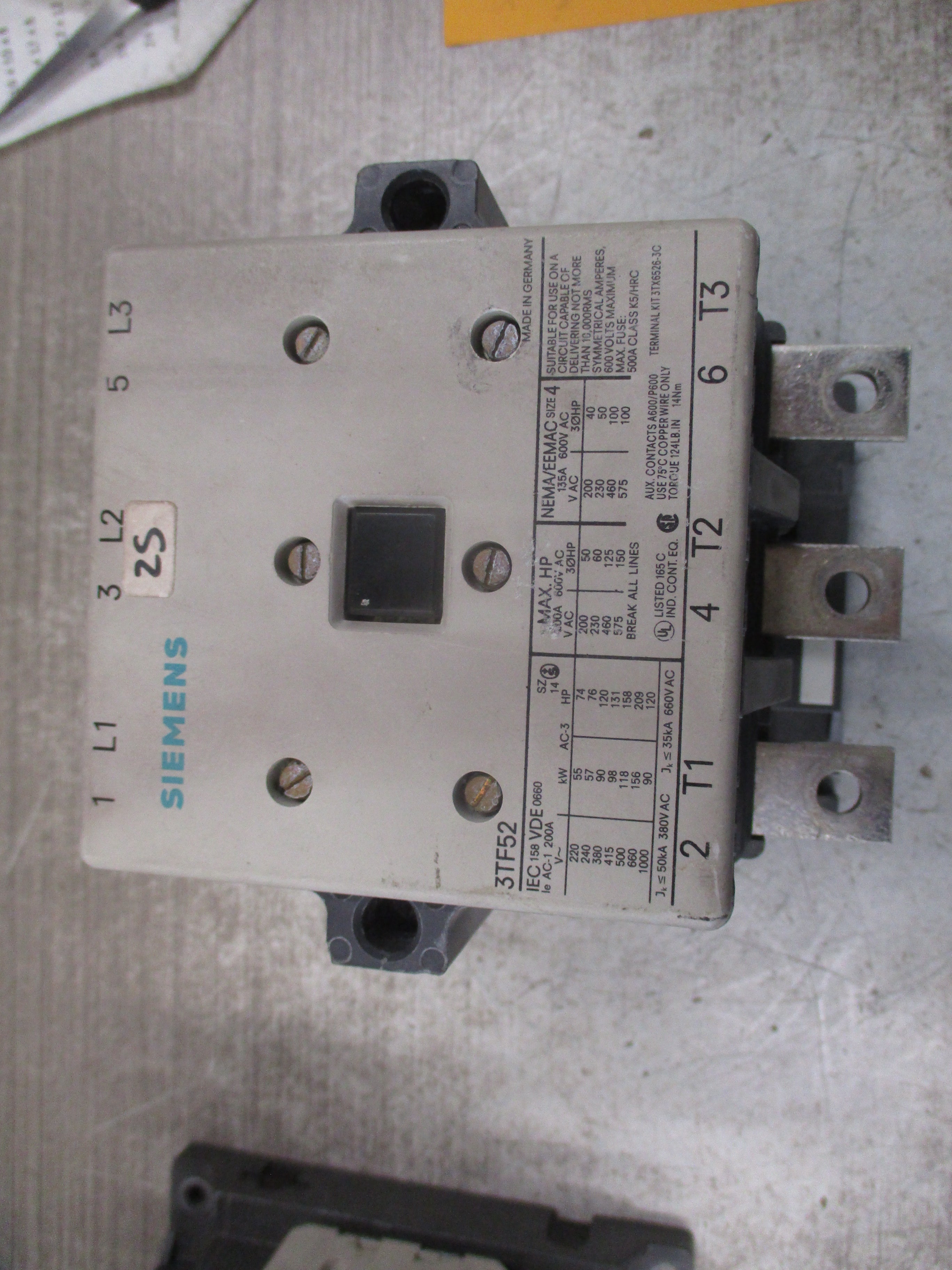 Siemens Contactor 3TF52 Size 4 135A 600V 460V Coil Used