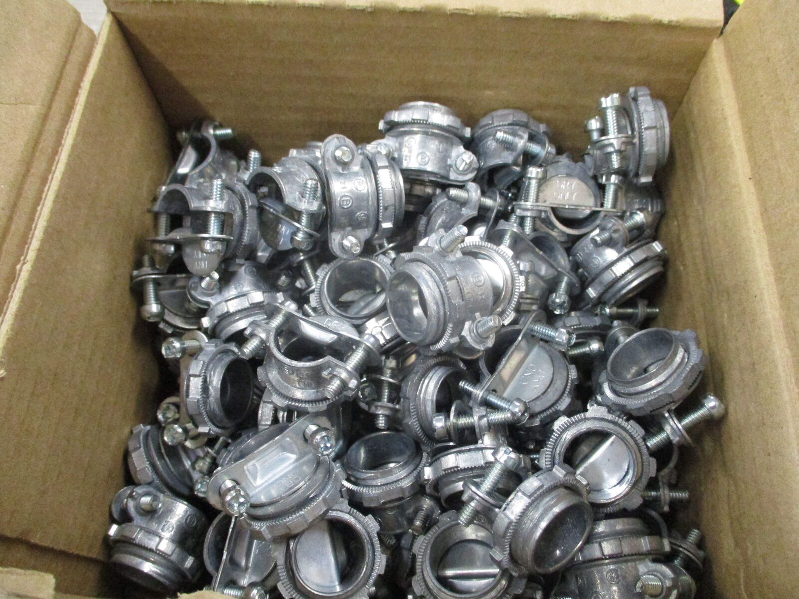 Bridgeport 2-Screw NM-B Cable Connector 650-DC2 3/8" * Box Of 100 * New Surplus