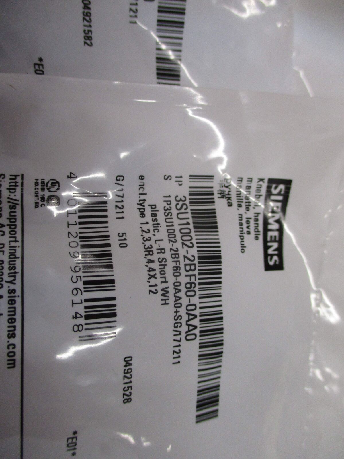 Siemens Selector Switch 3SU1002-2BF60-0AA0 Type 3R,4X,12 Enclosure * Lot of 5 *