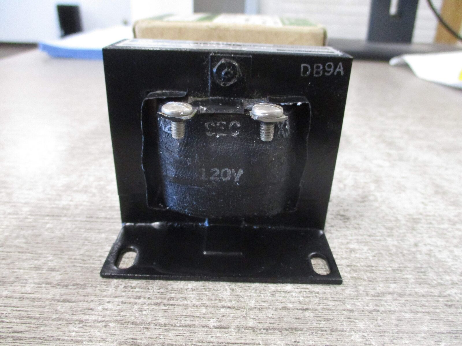 Hammond Transformer VT57 50VA Pri: 480V Sec: 120V 50/60Hz New Surplus