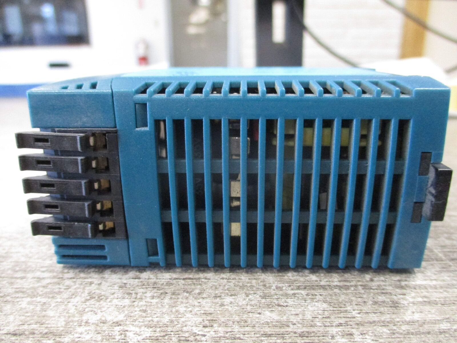 Puls Power Supply ML50.100 50W Input: 100-240VAC / 1A / 50-60Hz Output: 24-28VDC