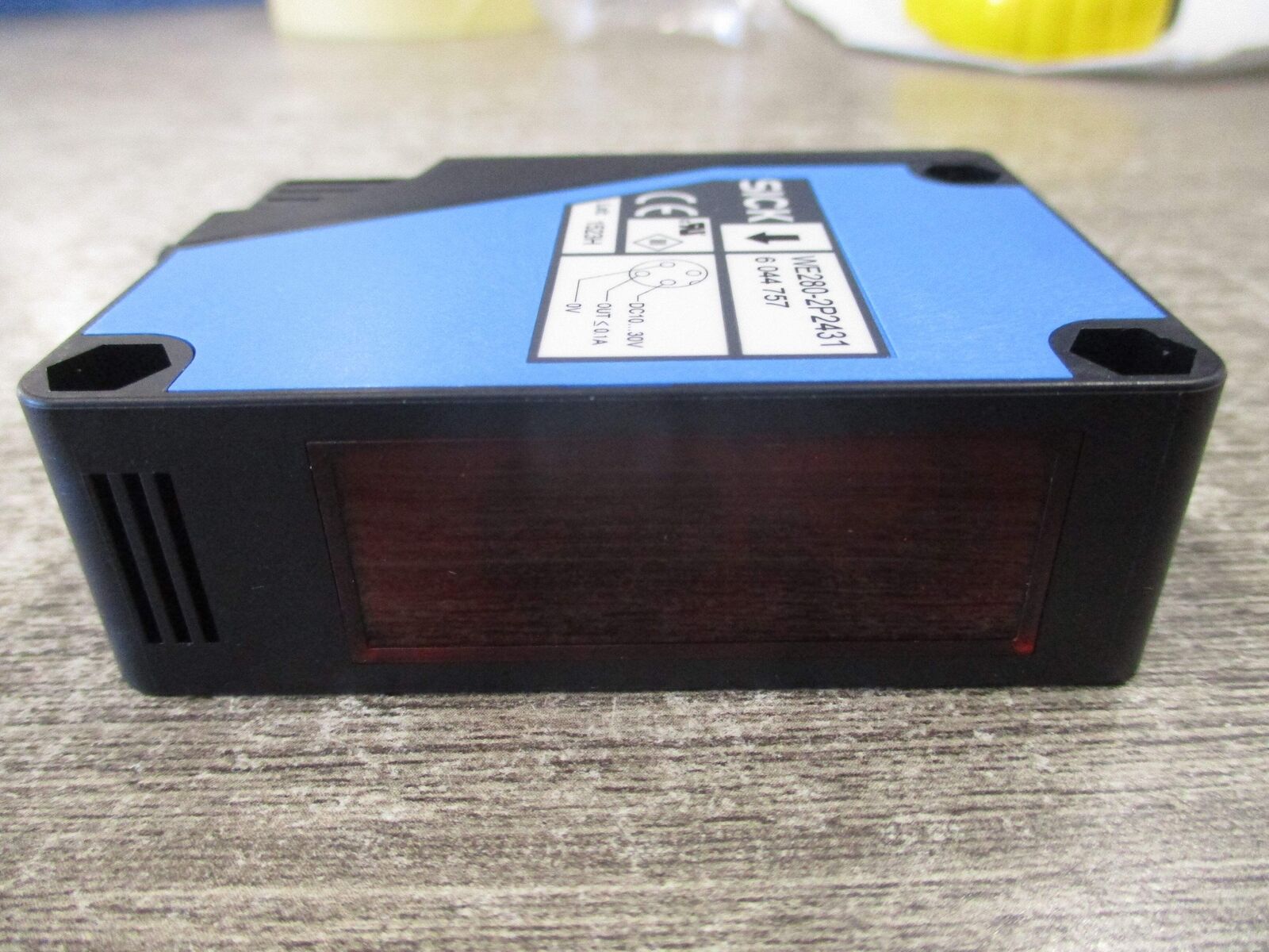 Sick Photoelectric Sensor WE280-2P2421 * No Box * New Surplus